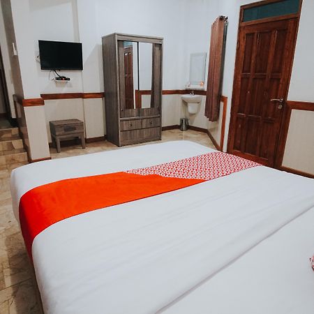Oyo 1209 Tirtasari Nice Guesthouse Бандунг Екстериор снимка