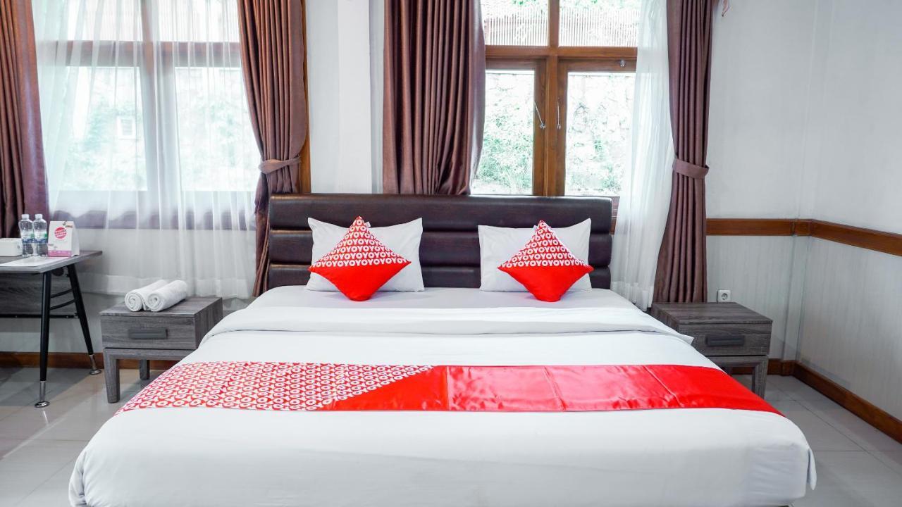 Oyo 1209 Tirtasari Nice Guesthouse Бандунг Екстериор снимка