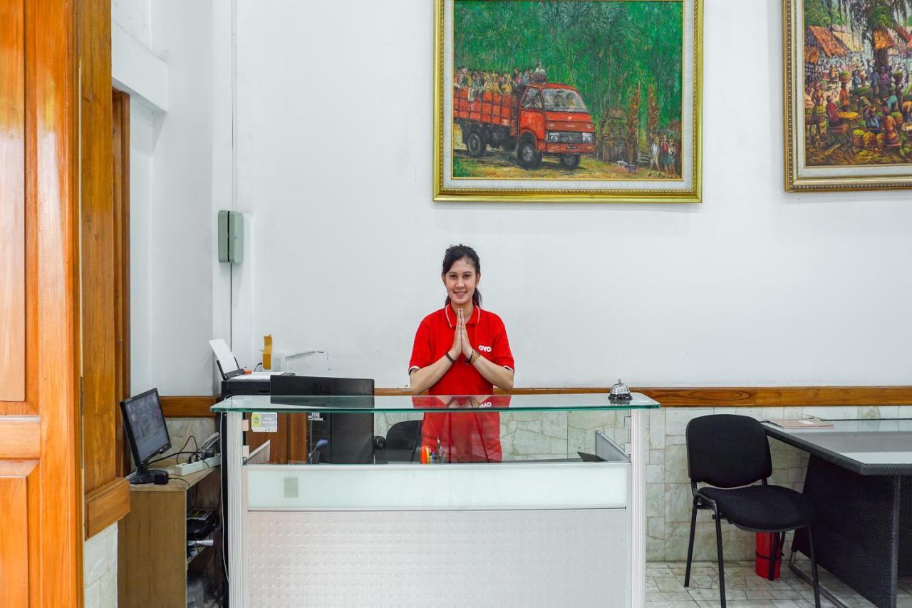 Oyo 1209 Tirtasari Nice Guesthouse Бандунг Екстериор снимка