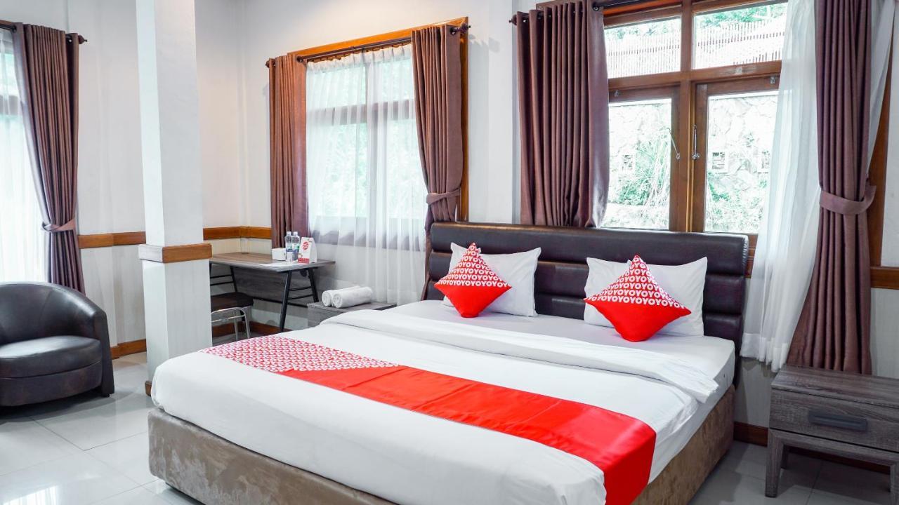 Oyo 1209 Tirtasari Nice Guesthouse Бандунг Екстериор снимка