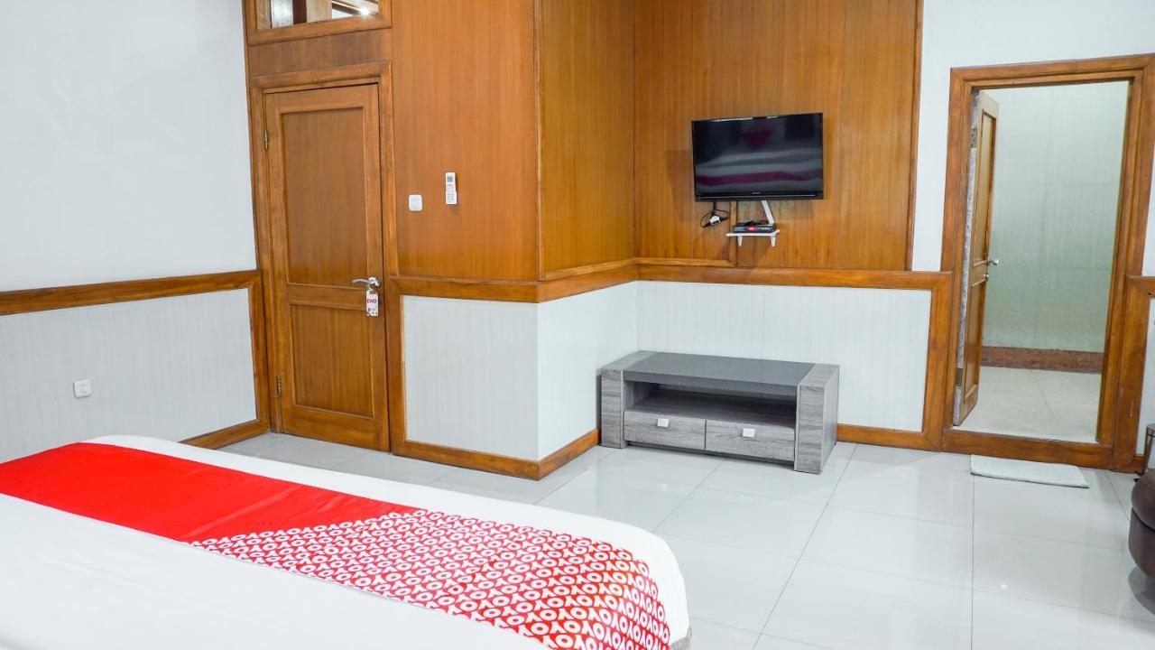 Oyo 1209 Tirtasari Nice Guesthouse Бандунг Екстериор снимка