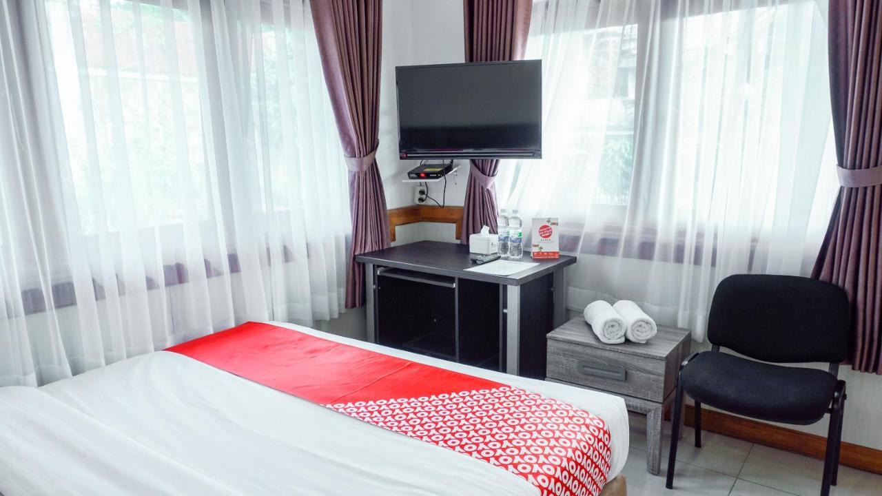Oyo 1209 Tirtasari Nice Guesthouse Бандунг Екстериор снимка