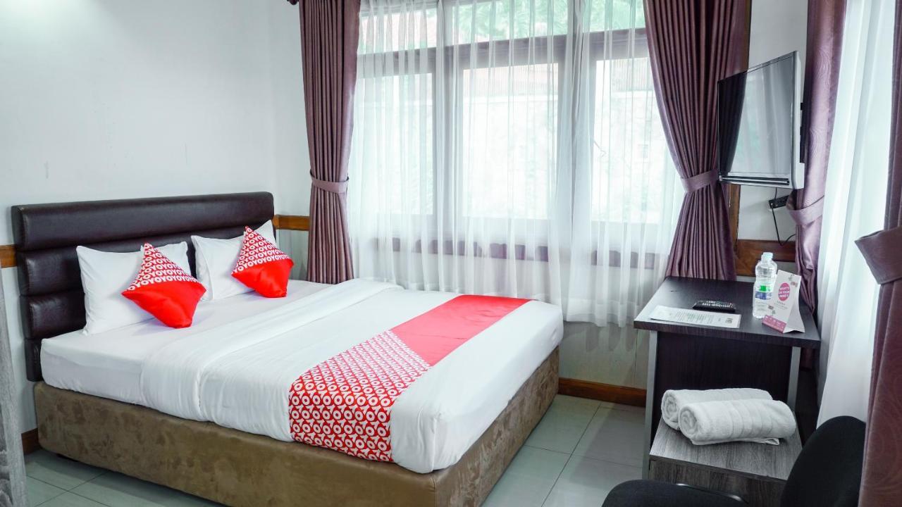 Oyo 1209 Tirtasari Nice Guesthouse Бандунг Екстериор снимка