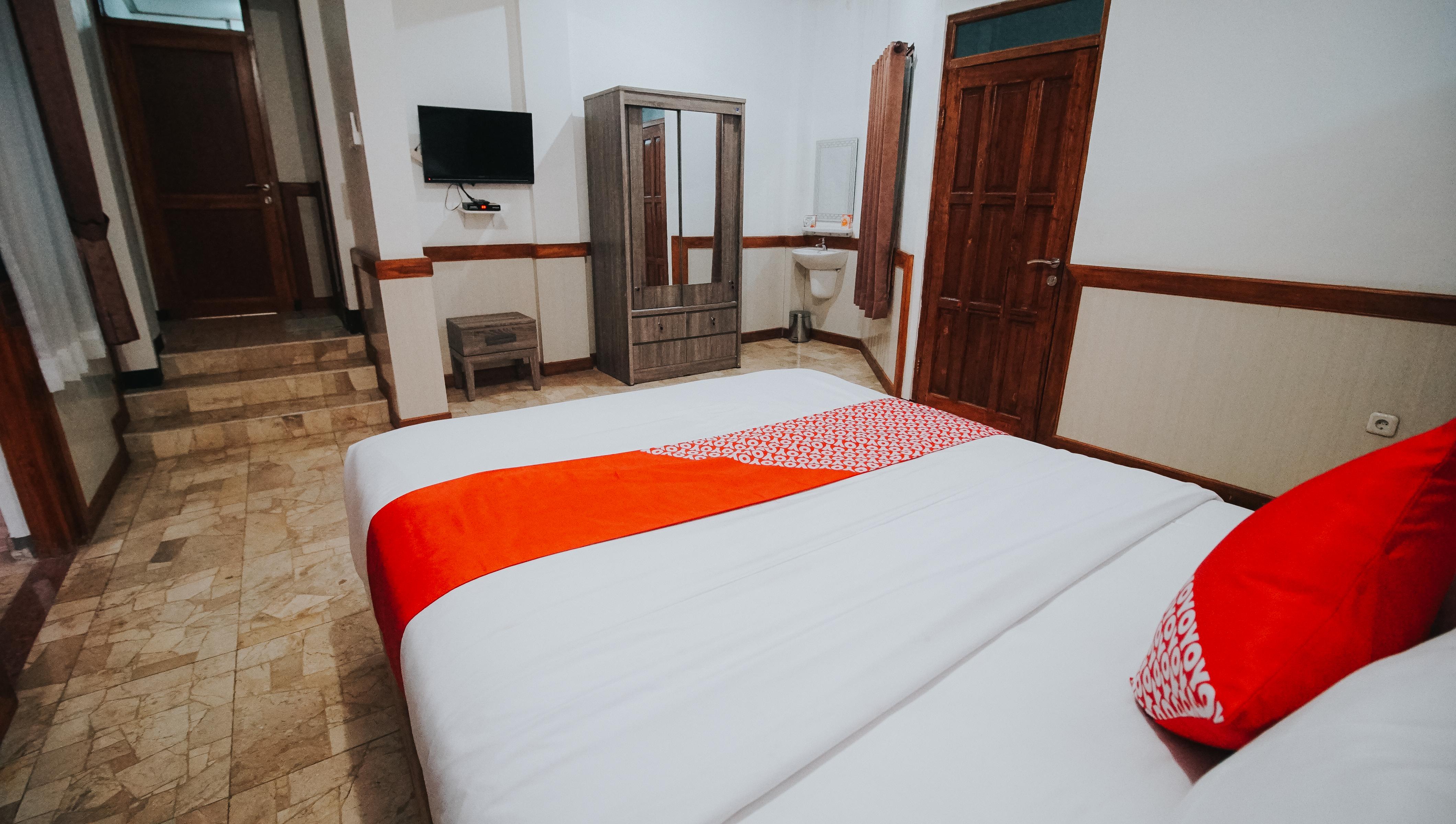 Oyo 1209 Tirtasari Nice Guesthouse Бандунг Екстериор снимка