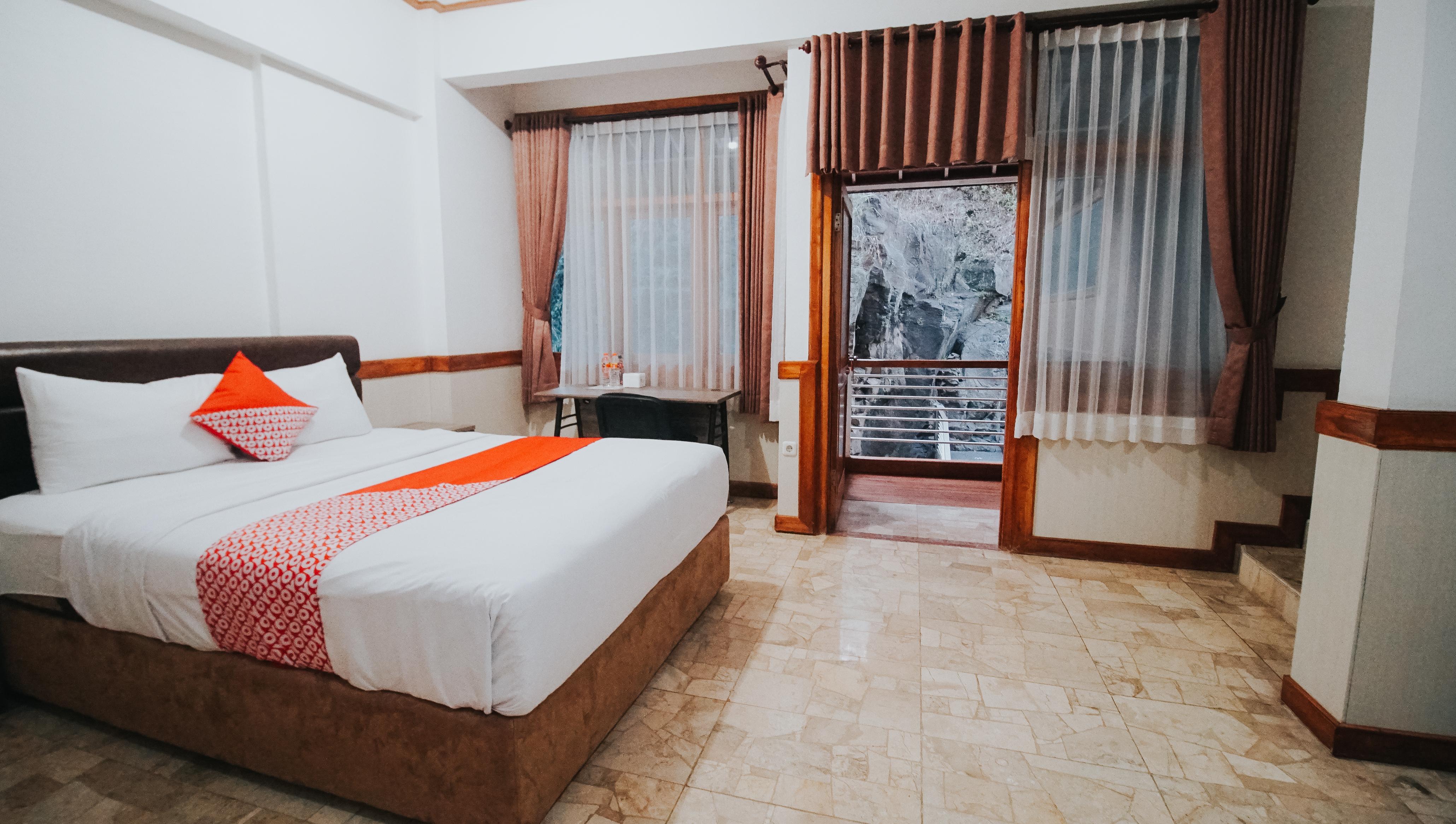 Oyo 1209 Tirtasari Nice Guesthouse Бандунг Екстериор снимка