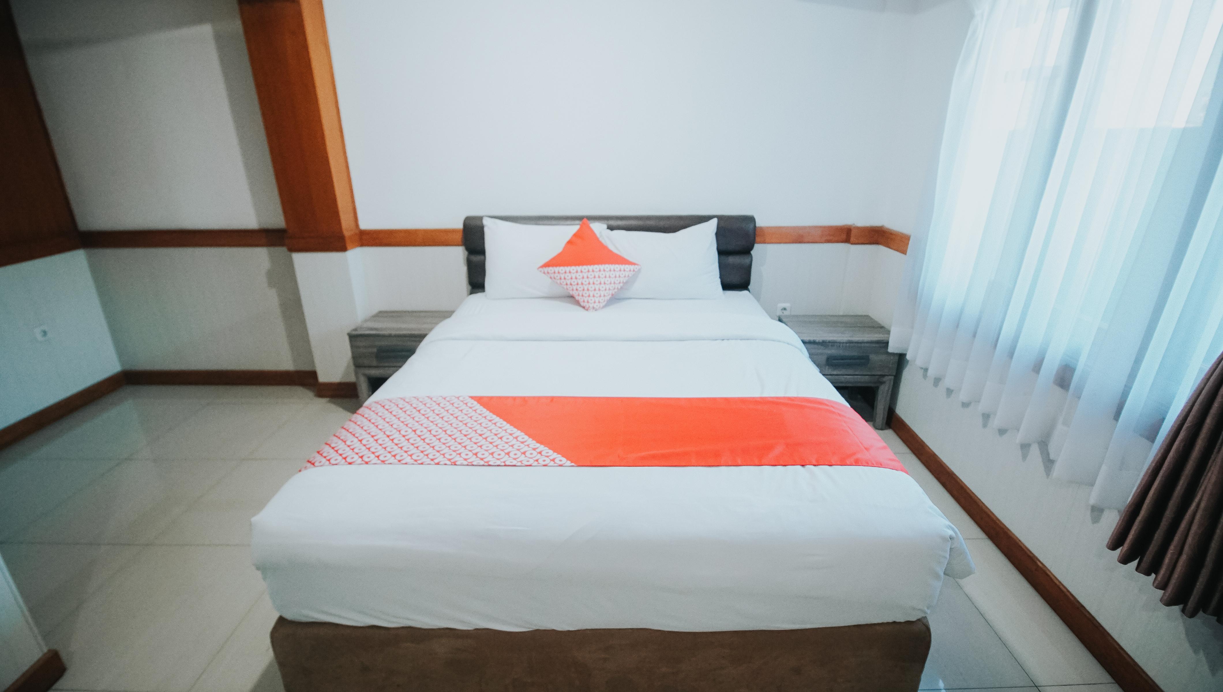 Oyo 1209 Tirtasari Nice Guesthouse Бандунг Екстериор снимка