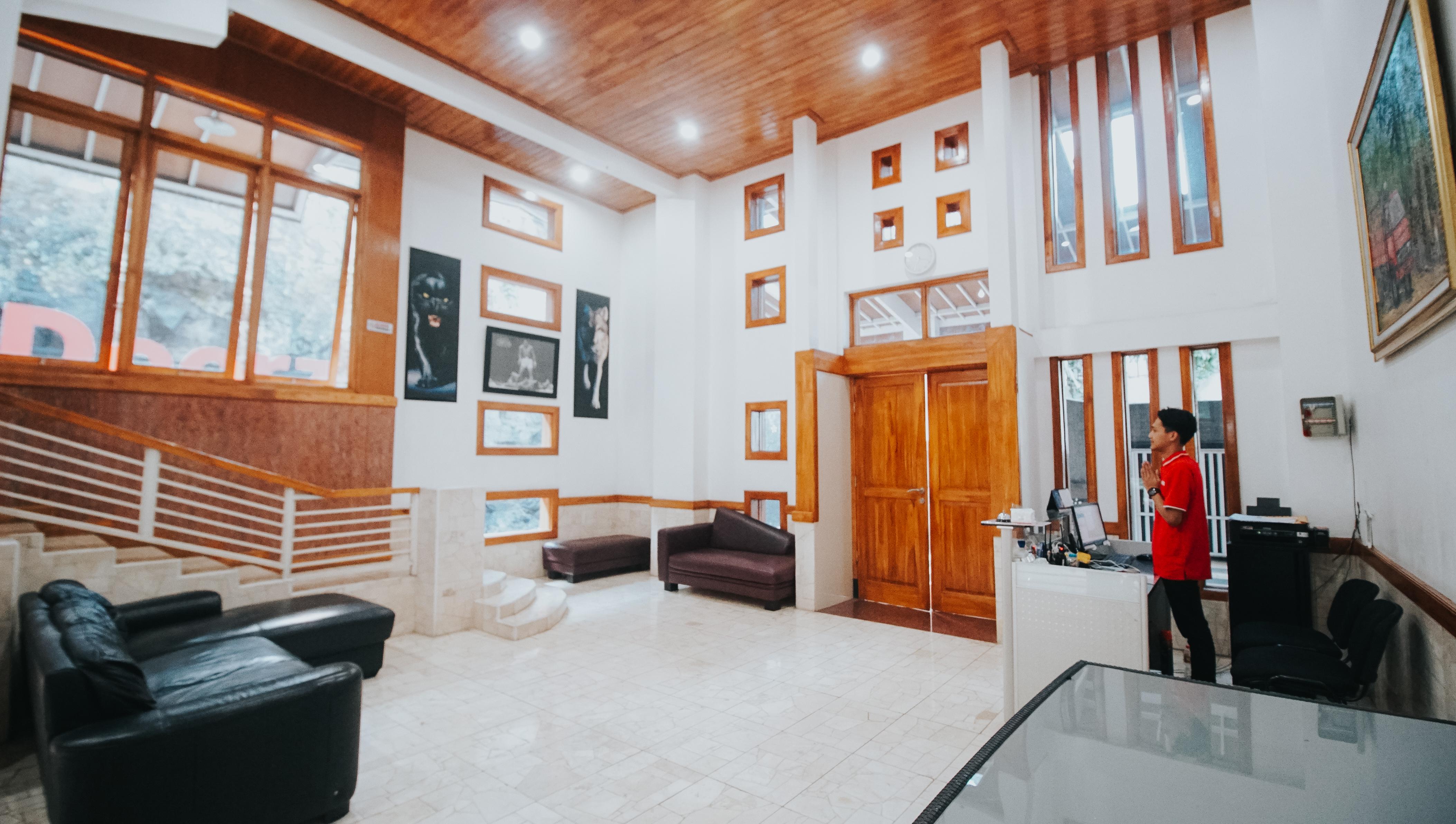 Oyo 1209 Tirtasari Nice Guesthouse Бандунг Екстериор снимка
